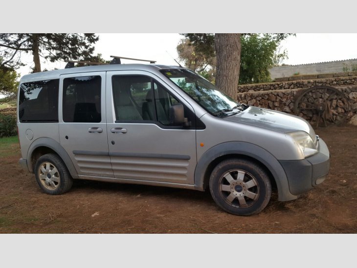 Ford Torneo Connect diesel 2007 amb bola per remolc 2