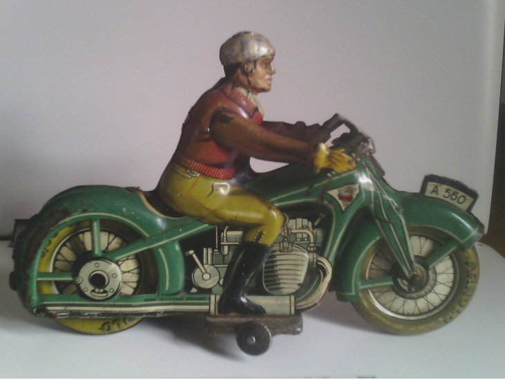 Se vende moto de latón antigua alemana