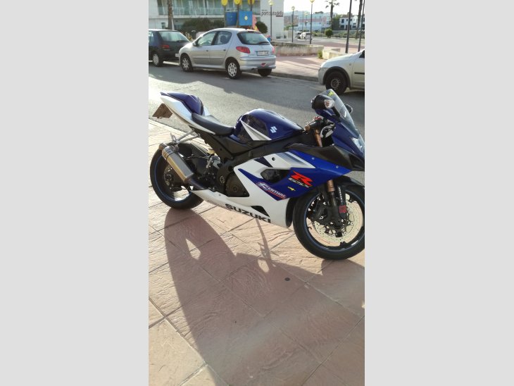 Es ven moto Suzuki GSX 1.000 R 1