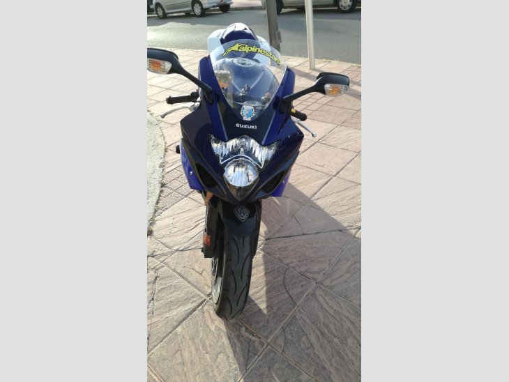 Es ven moto Suzuki GSX 1.000 R 2