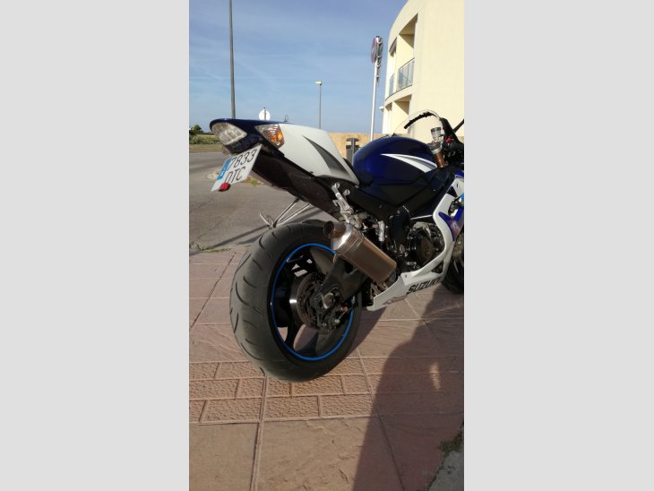 Es ven moto Suzuki GSX 1.000 R 3