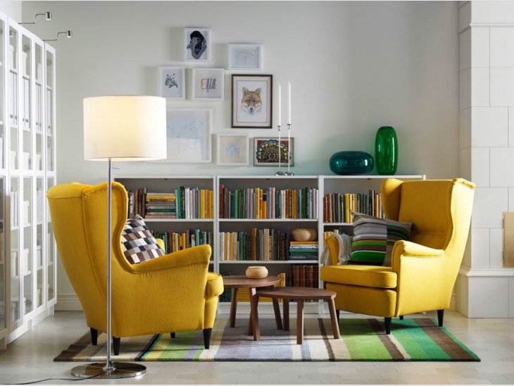 Butaca - sillón orejero de Ikea, modelo Strandmon, medidas 1x0,82x0,86m