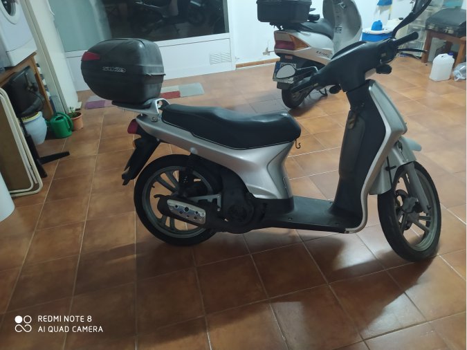 Vento moto Scoopy 100 cc, en perfectas condiciones, siempre en garaje