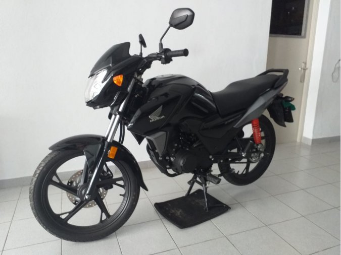 Es ven moto Honda 125cc model CBF, matriculada juny 2021, només 1.000 Km