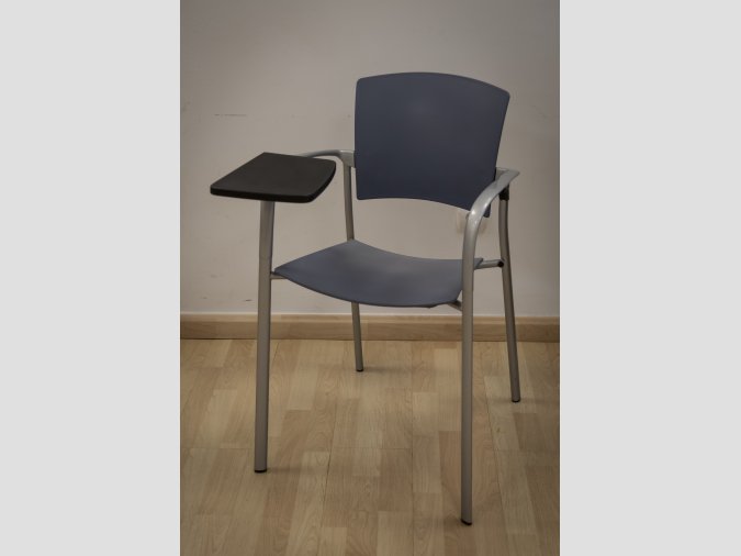 20 sillas con mesa plegable