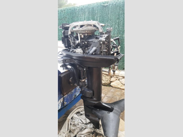 Se vende motor fueraborda Yamaha de 30 caballos de potencia de 2 tiempos. Año 1997 3