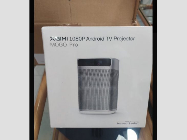 Proyector portàtil android TV 1080 + Pantalla mural eléctrica 4