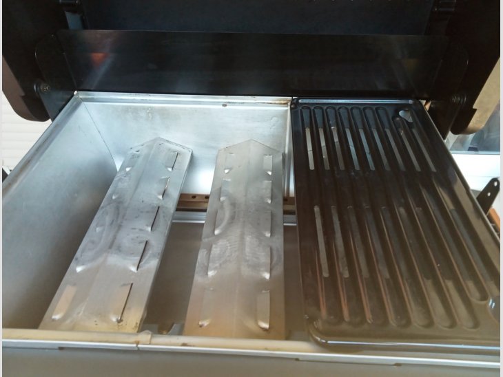 Vendo barbacoa semi nueva (un solo uso) 4