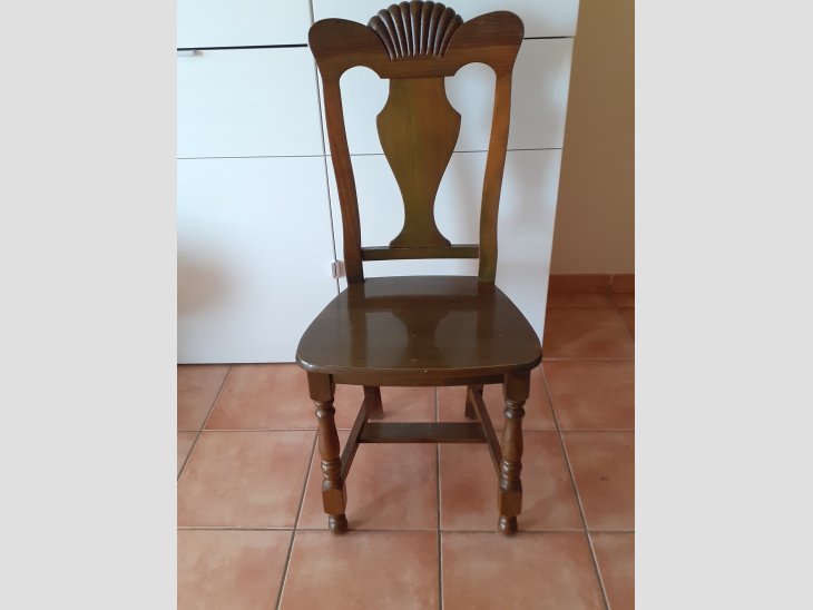 Se venden sillas de madera maciza 2