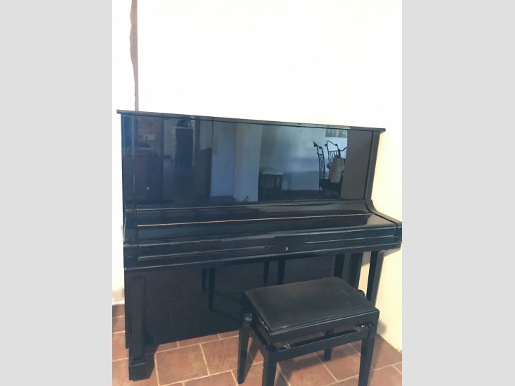 piano vertical YAMAHA 2