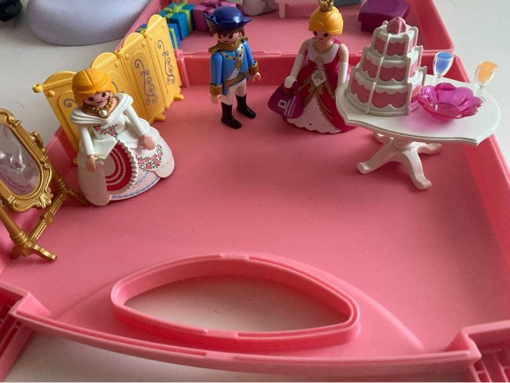 Maletin fiesta de princesas de Playmobil 1