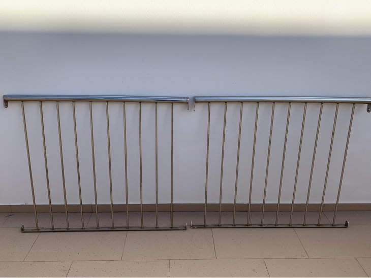 Se venden dos barandillas de acero inoxidable cromado, medidas; 96 cm de alto x 115 cm de largo