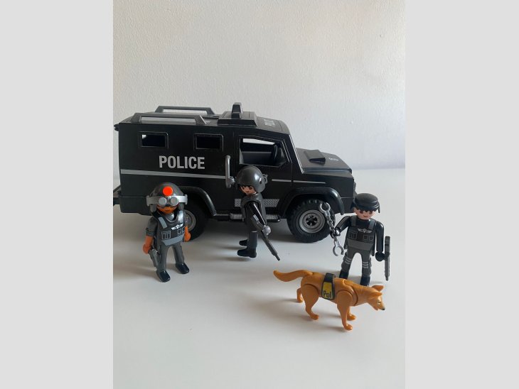 Playmobil coche todoterreno policía 2