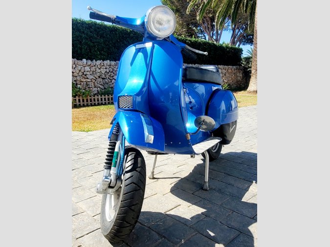 ES VEN VESPA 200DN EN PERFECTE ESTAT