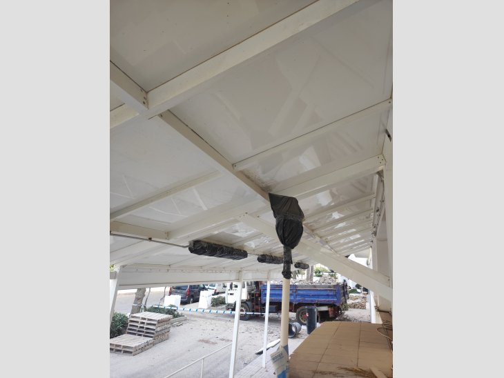 OCASIÓN. Vendo Toldo-pérgola de aluminio blanco 4
