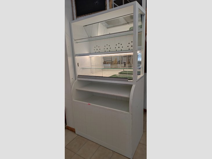 Vendo mueble vitrina de pino macizo, lacado en blanco 2
