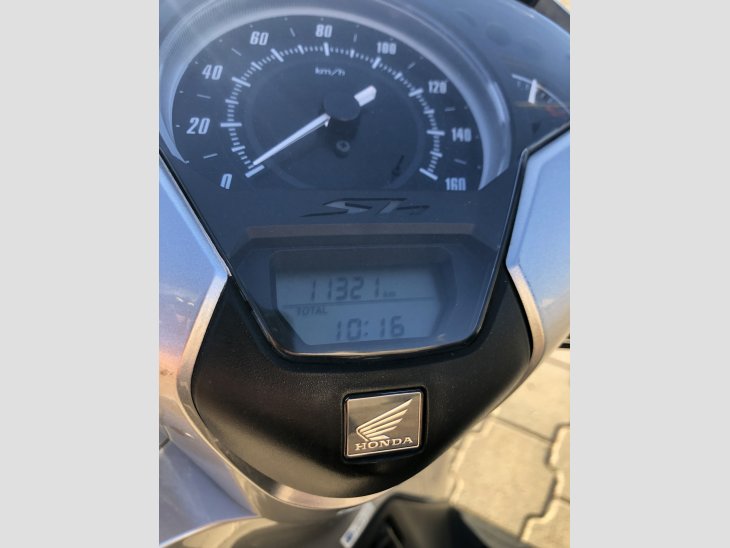 Honda scoopy 125 3