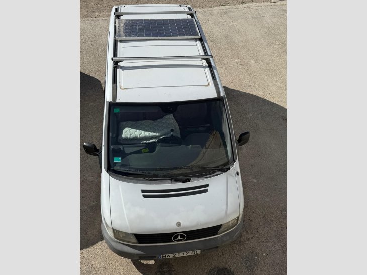 Es ven furgoneta Mercedes Vito camperitzada, amb placa solar, nevera, fogons, water químic… 2