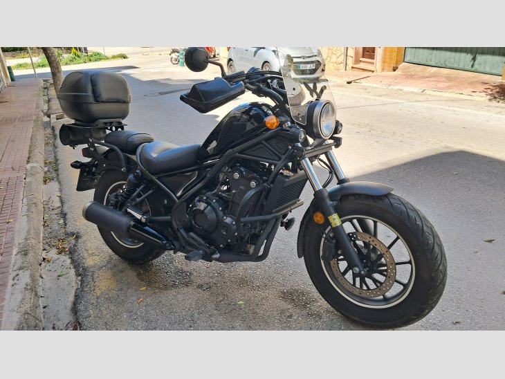 MOTO CUSTOM 3