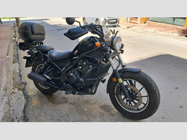 MOTO CUSTOM 4