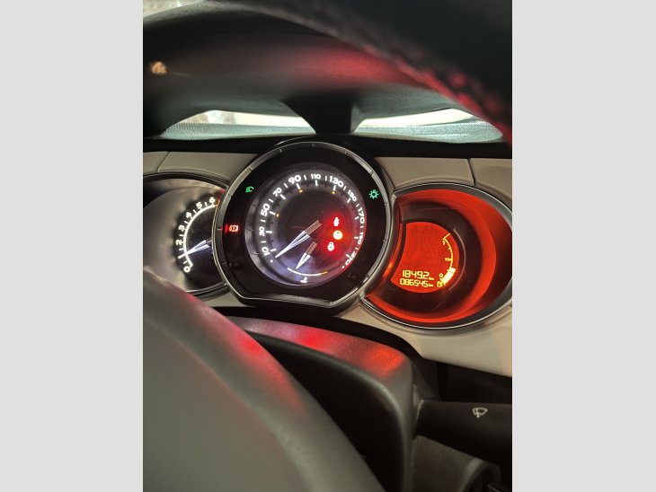 Citroën DS3 Graphic Art 120 VT – Solo 86.000 km – Impecable 3