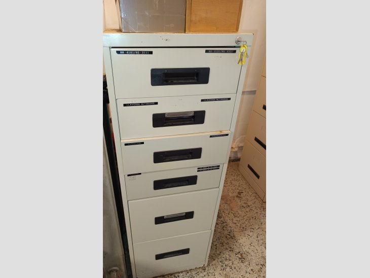 Per liquidació, posam a la venda a molt bon preu tota casta d'articles... 3