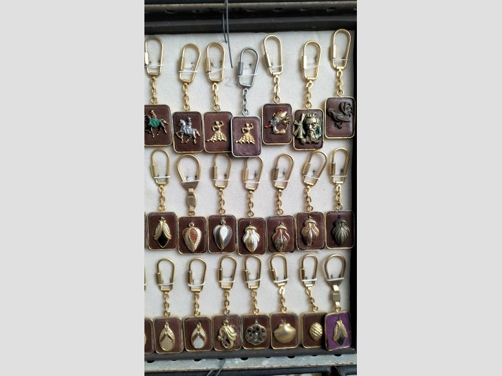 Lote 50 llaveros. 1
