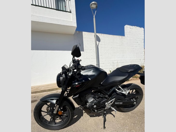 Honda CB 125R 2