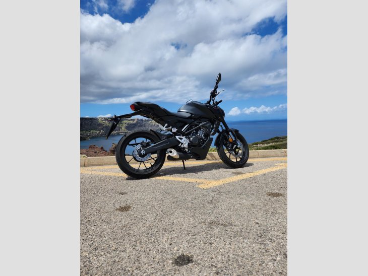Honda CB 125R 3