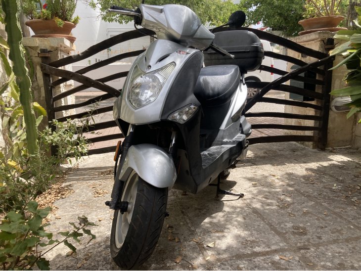 KYMKO AGILITY 125   15.000 KM      Matrícula: 31xx FTF 2