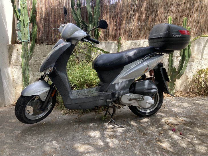 KYMKO AGILITY 125   15.000 KM      Matrícula: 31xx FTF 3