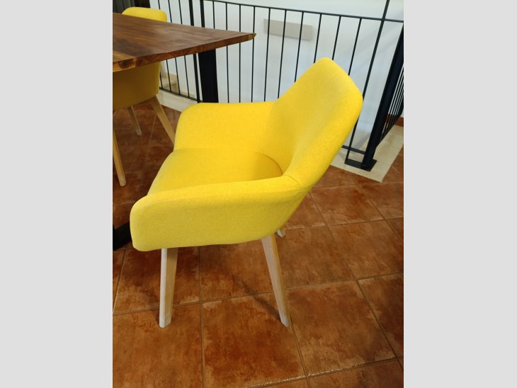 Vendo mesa y sillas de comedor  4