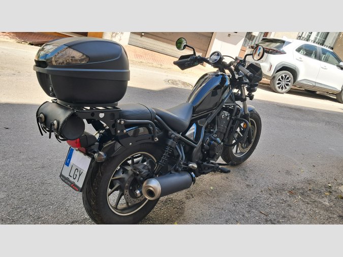 HONDA Rebel CMX 500.  FUNCIONA de MARAVILLA (edad cerca de 5 años)