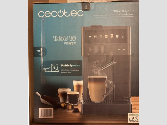 Se vende cafetera de cásulas nespresso, Cecotec. Sin estrenar