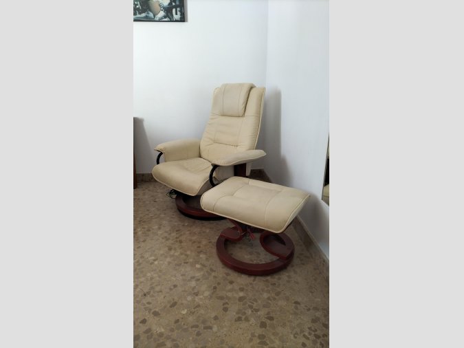Sillón reclinable con masaje y reposapies