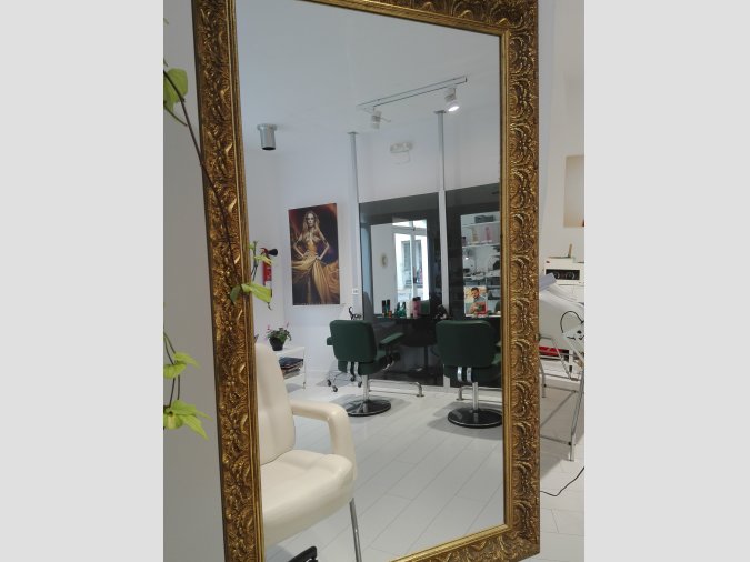 ESTETICIÉN a Perruqueria Lies