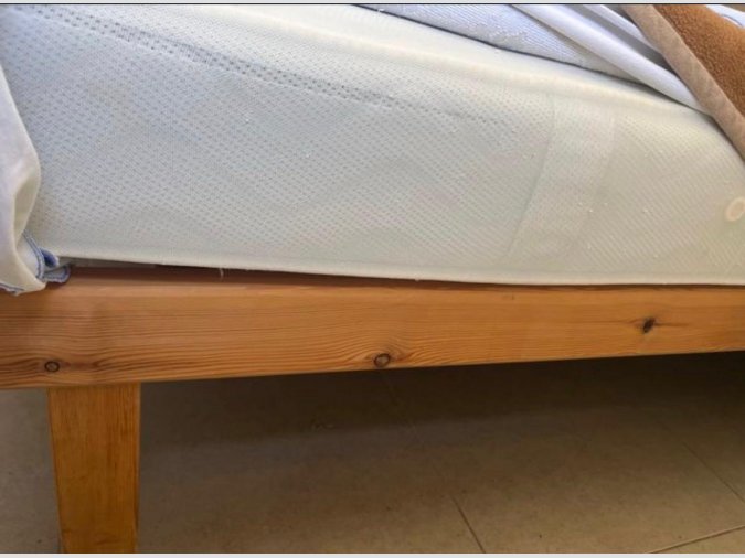 Se vende somier de madera y colchón en perfecto estado