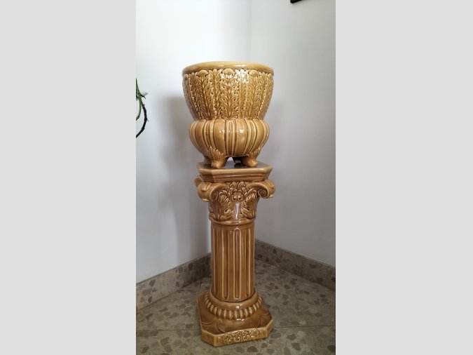 Macetero cerámica con pie de columna