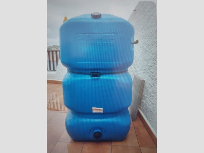 Depósito agua + bomba