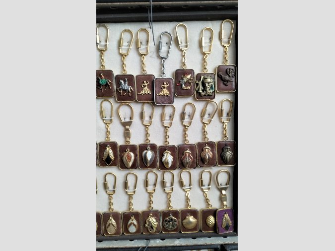 Lote 50 llaveros.
