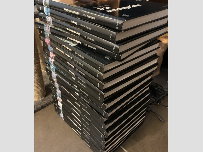 Es ven enciclopèdia Historia del Arte, en 20 volums. Publicat per Salvat i El País