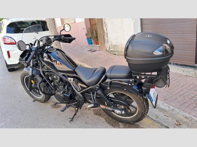 MOTO CUSTOM