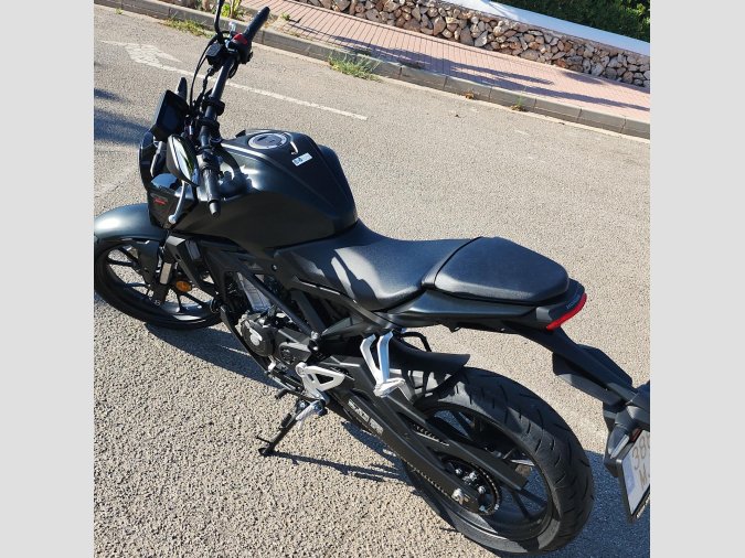 Honda CB 125R
