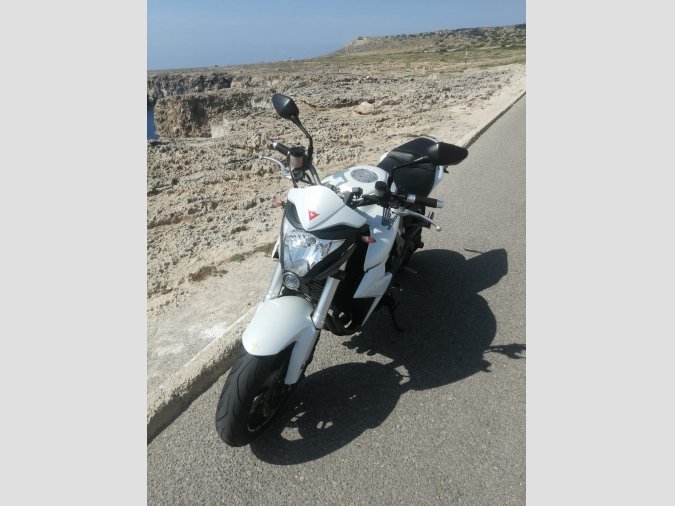 Se vende moto
